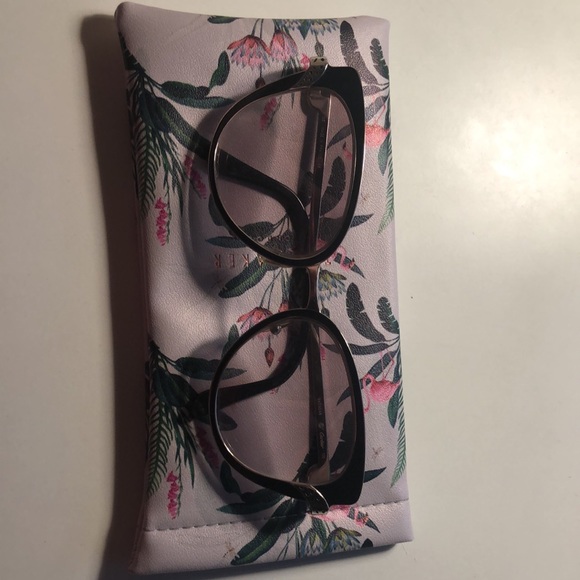 Ted Baker London FAUX LEATHER Pouch , Eye Glasses Protective Case/Cloth, NEW - Picture 8 of 8